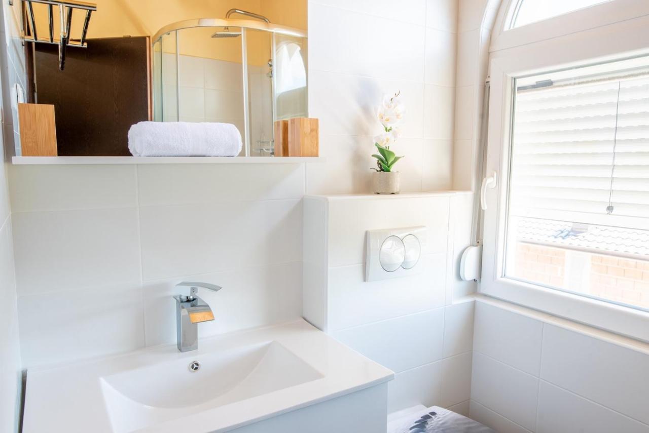 Via Flavia With Common Pool Hotel Labinci Bagian luar foto