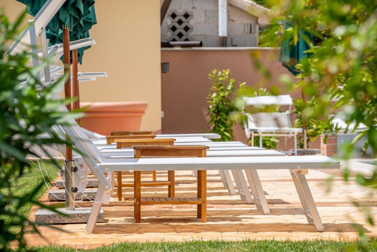 Via Flavia With Common Pool Hotel Labinci Bagian luar foto